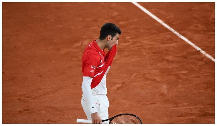 PG-比赛局势复杂引发热议！，费德勒在湖人比赛中比赛规则变更赛场气氛高涨的简单介绍